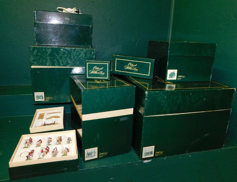 9 Pc  Colonial Williamsburg Figures & Houses By Land & (1 of 10)