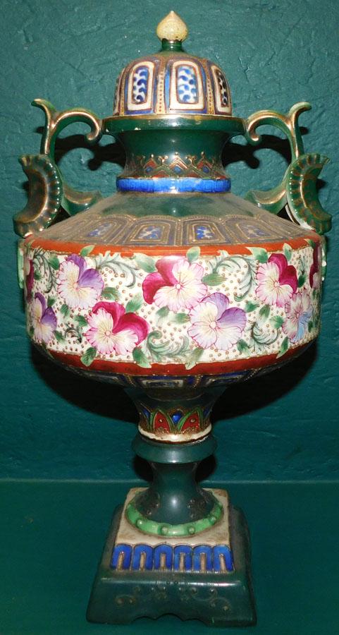 Moriage Covered Urn (1 of 5)