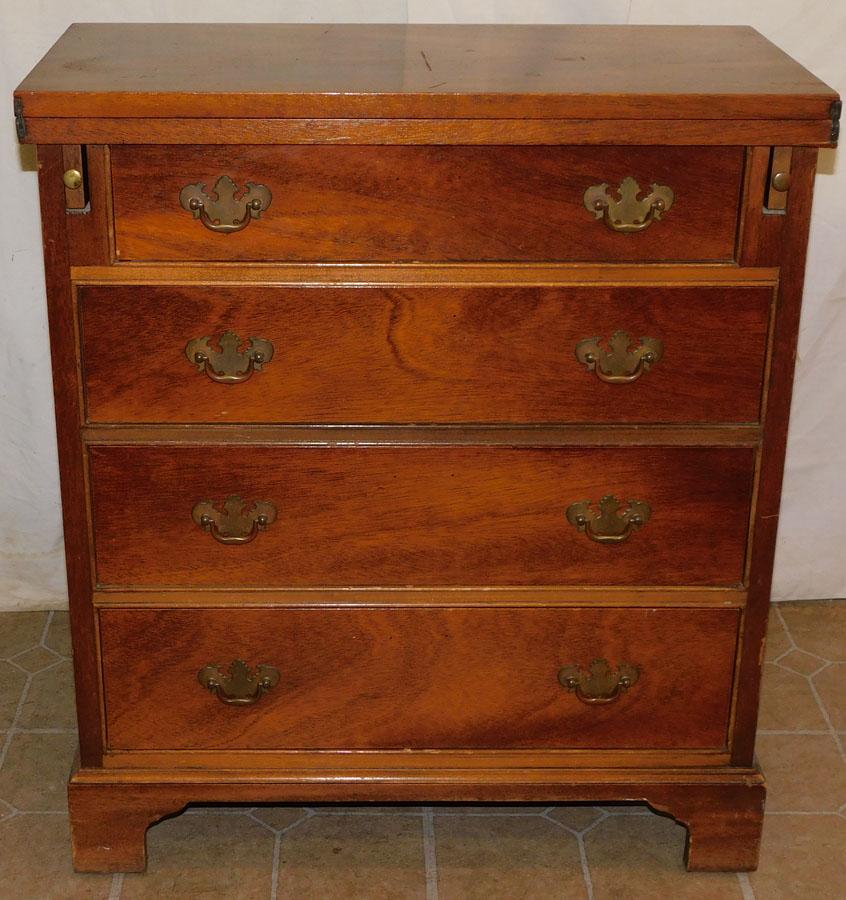 Mahogany Flip Top Bachelors Chest (1 of 5)