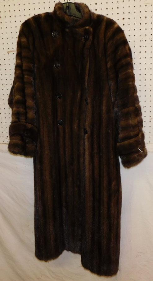 Ladies Fur Coat by Flemington Furs, NJ (1 of 4)