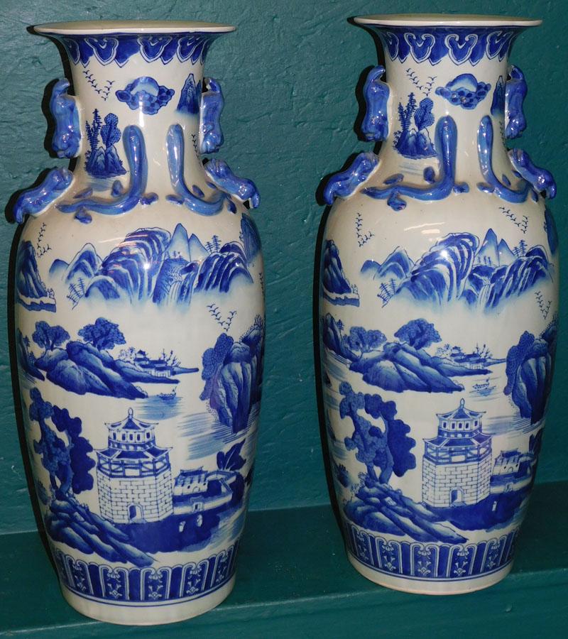 Pr Lrg Oriental Bl & Wh Vases w Foo Dog Handles (1 of 6)