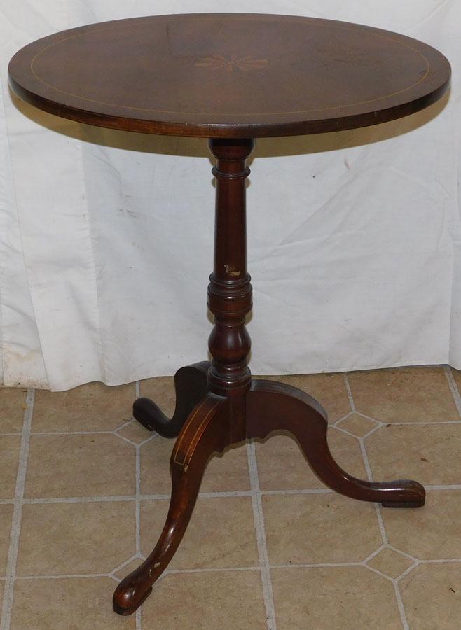 Mahogany Queen Anne Candlestand (1 of 2)