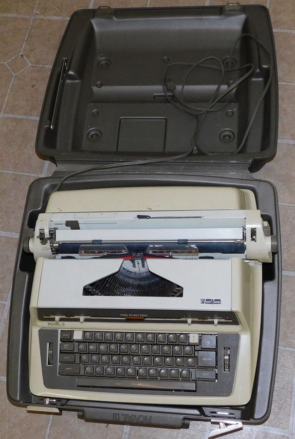 Vintage Royal Typewriter (1 of 2)