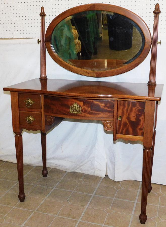 Mahogany Sheraton Style Vanity (1 of 7)