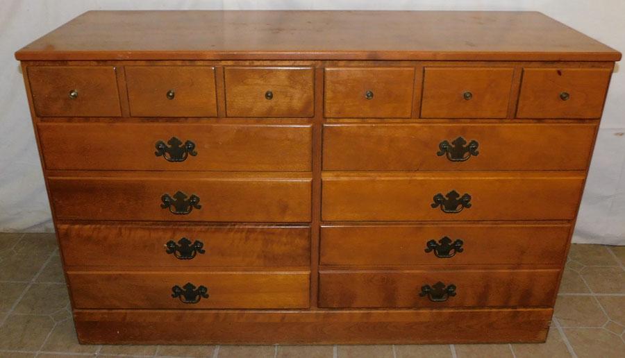 Maple 6 Drawer Dresser by Ethan Allen: Maple 6 Drawer Dresser by Ethan Allen. 48 1/4" W 19 3/4" D 30 1/2" H