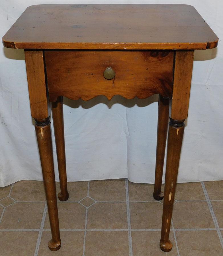 Pine Queen Anne 1 Drawer Shaped Top Table: Pine Queen Anne 1 Drawer Shaped Top Table . 20" W 16" D 28" H