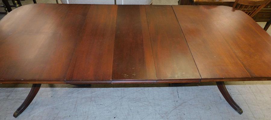Mahogany Double Pedestal Dining Table with 2 Leaves (1 of 4)