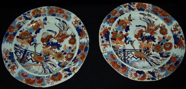Pair of masons ironstone decorated plates.: Pair of masons ironstone decorated plates. 9 1/2" diameter.