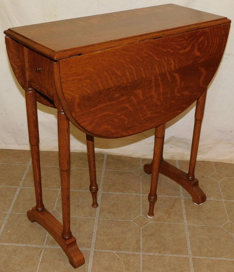 Antique Diminuitive Oak Drop-Leaf Table (1 of 3)