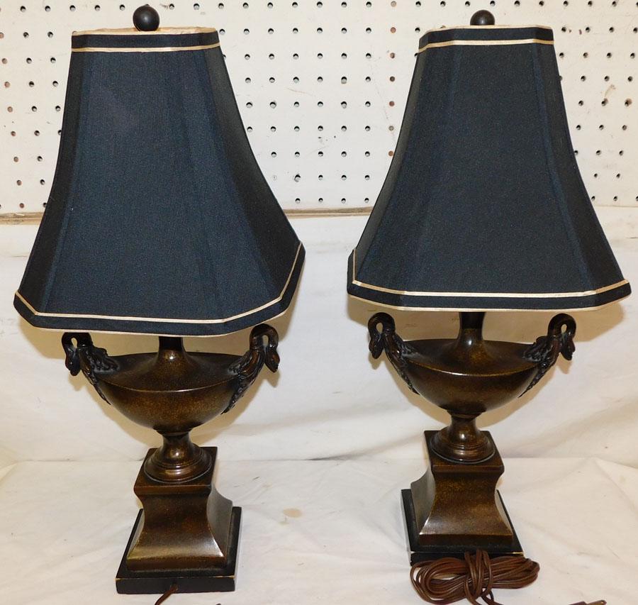 Pair of Decorative Painted Resin Swan Motif Lamps (1 of 4)