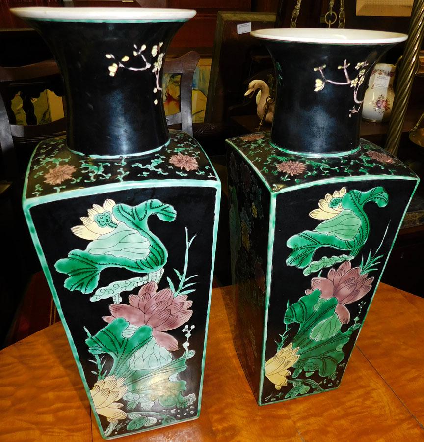 Pair of Contemporary Porcelain Oriental Vases (1 of 4)