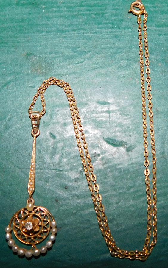 Tested 10KT YG Lady's Diamond & Pearl Dbl Circle Drop (1 of 2)