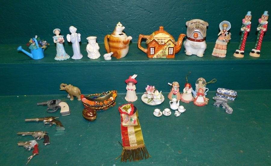 Lot of Porcelain & Metal Miscellaneous Items (1 of 7)