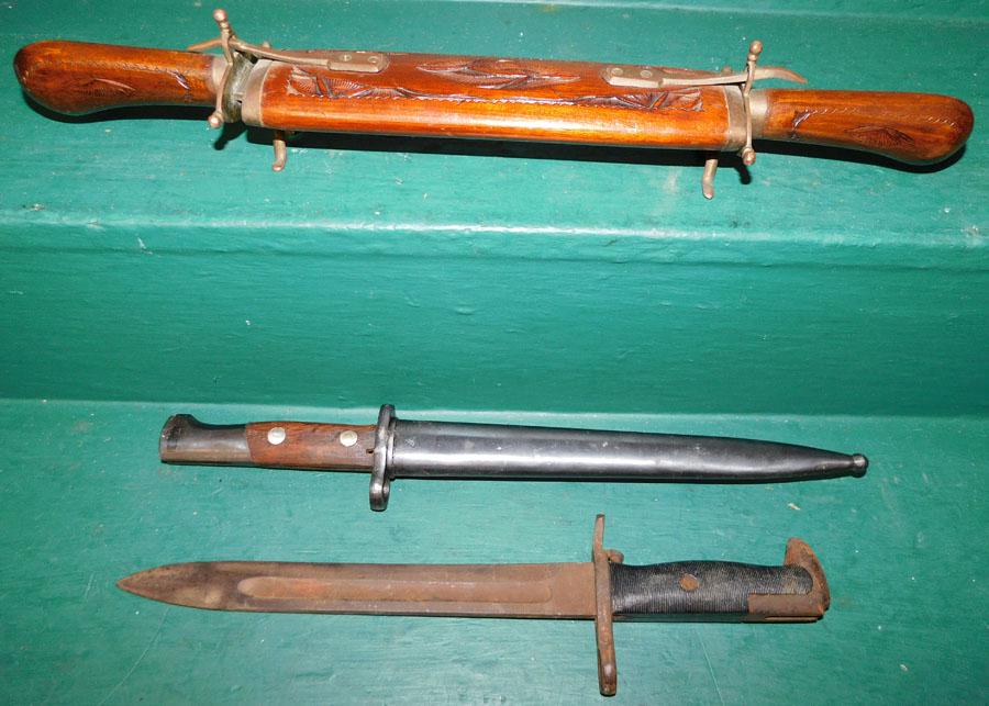 2 Vintage Bayonets & Carving Set , (1 US, 1 Russian) (1 of 6)