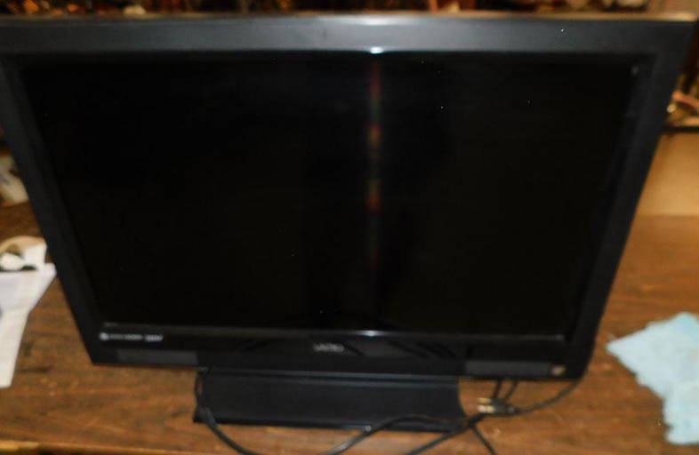 30" Vizio Flat Screen Tv & Sound Bar