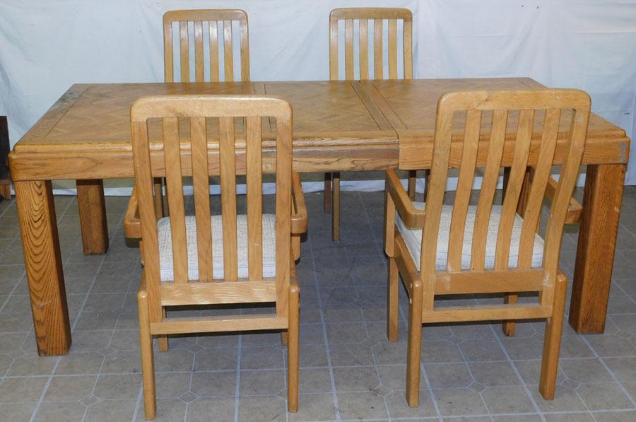 Oak Dining Table & 4 Chairs (1 of 3)