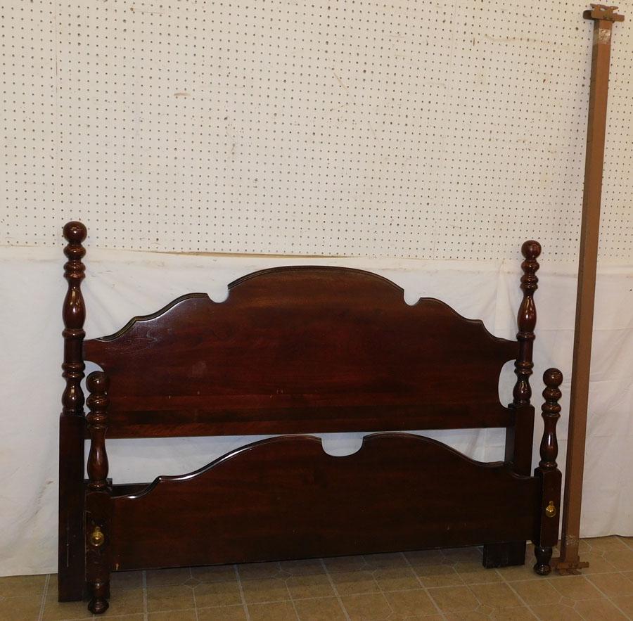Cherry Full Or Queen Size Bed By Kincaid (1 of 3)