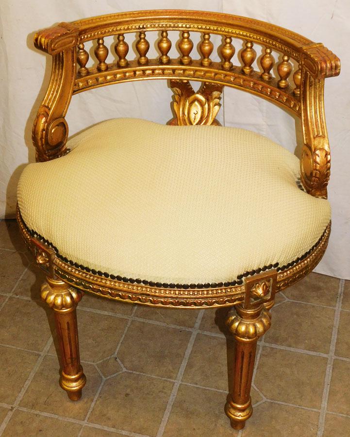 Gilt Carved Wood Vanity Bench (1 of 4)