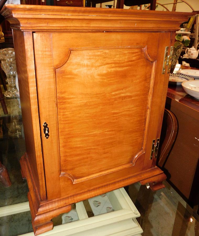 Cabinet Made Tiger Maple Table Top Cabinet W/ Fitted (1 of 4)