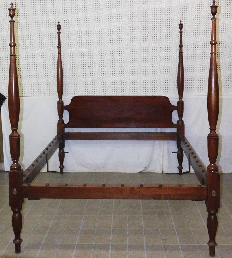 Henkel Harris Cherry Queen Size 4 Poster Bed (1 of 8)