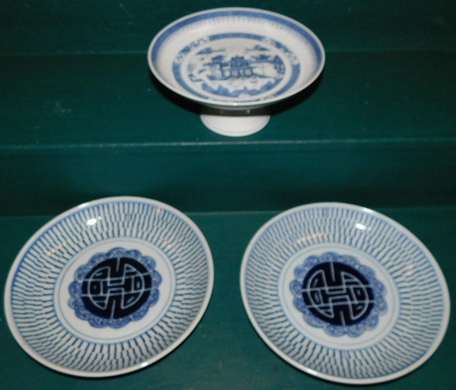 3 Pc Blue & White Oriental Items (1 of 4)