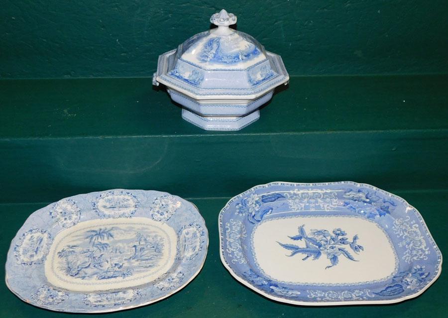 Transfer Covered Dish & 2 Transfer Platters (1 of 8)