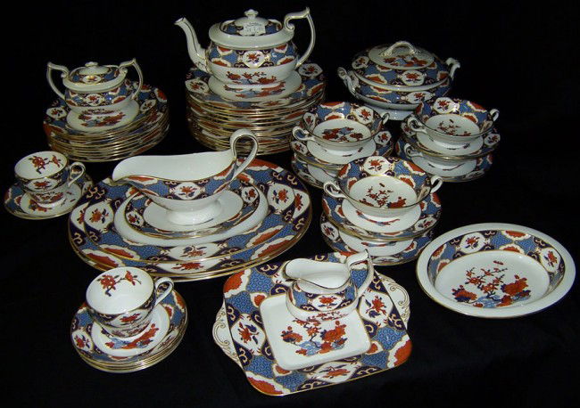 56 pieces of Spode china in "Shima" pattern.: 56 pieces of Spode china in "Shima" pattern.