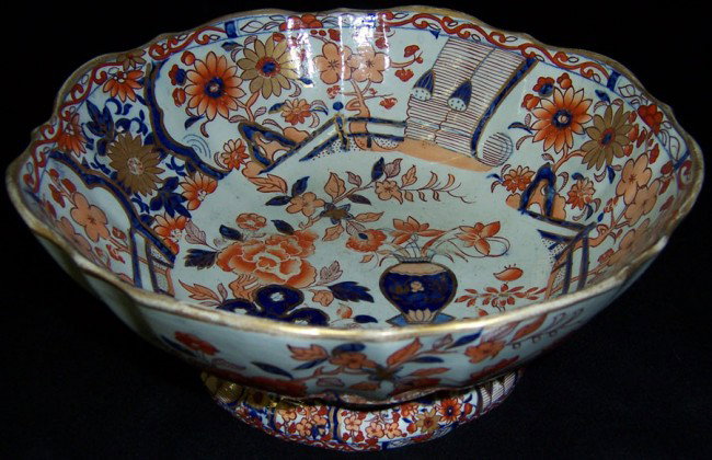 19th century Mason's Ironstone bowl: 10" 19th century Mason's Ironstone bowl decorated in Oriental style.