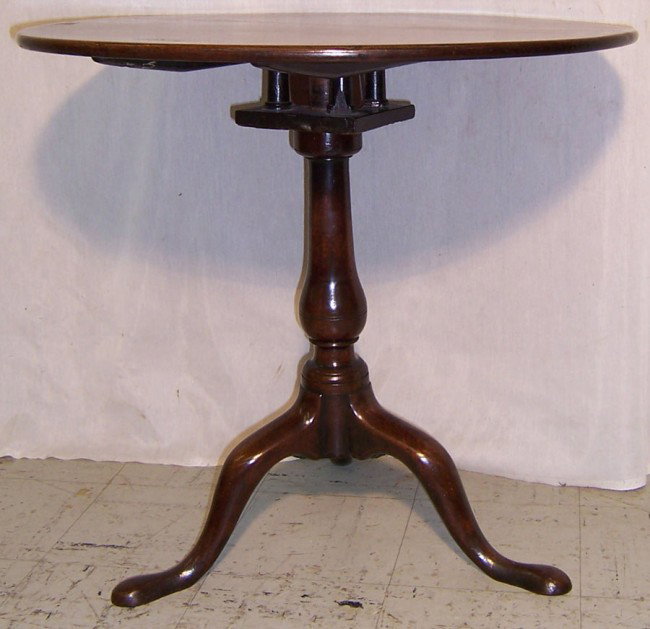18th c mahogany Queen Anne birdcage tilt top table: 18th century mahogany Queen Anne birdcage tilt top table. 2 board top.