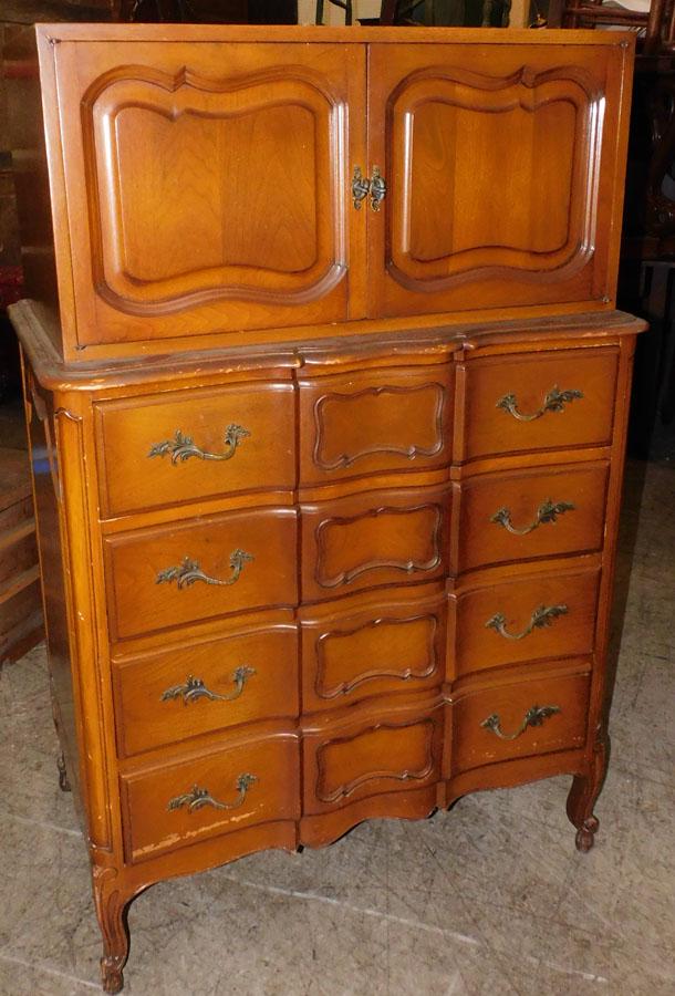 French Provincial Cherry 8 Dr Chest By Bethlehem Furn. (1 of 4)
