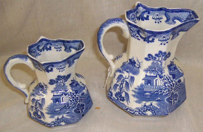 (2) English blue & white masons ironstone pitchers: (2) English blue and white masons ironstone pitchers. 5 1/2" and 7 1/4".
