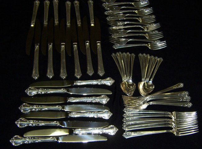 (48) Pcs of sterling Oneida flatware "Damask Rose": (48) Pieces f sterling Oneida flatware in "Damask Rose" pattern. 49.5 troy oz.