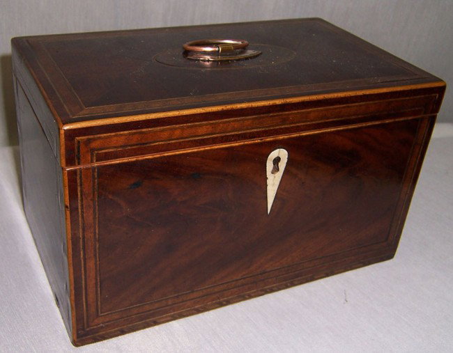 19th c. inlaid Hepplewhite tea caddy w/ no fittings: 19th century inlaid Hepplewhite tea caddy with no fittings. 8 1/4" wide x 4 3/4" deep x 4 7/8" tall.