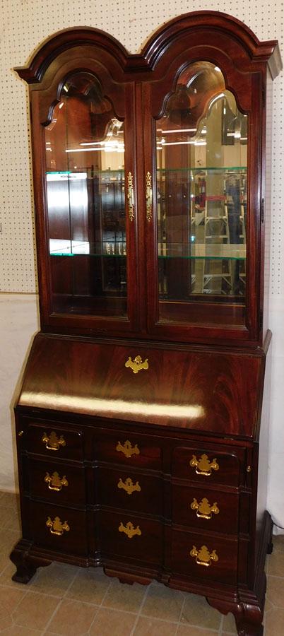 Mah Dbl Bonnet Top Block Front Secretary by Thomasville (1 of 7)