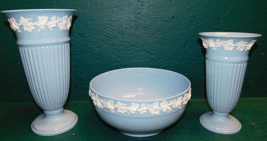 2 Wedgwood Vases & Bowl (1 of 4)