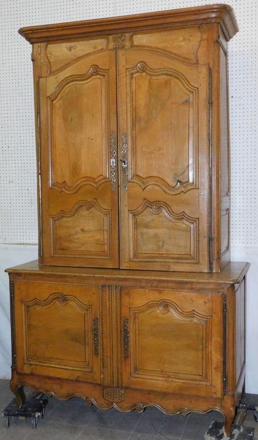 18th C 2 Part Walnut French Hutch (1 of 10)