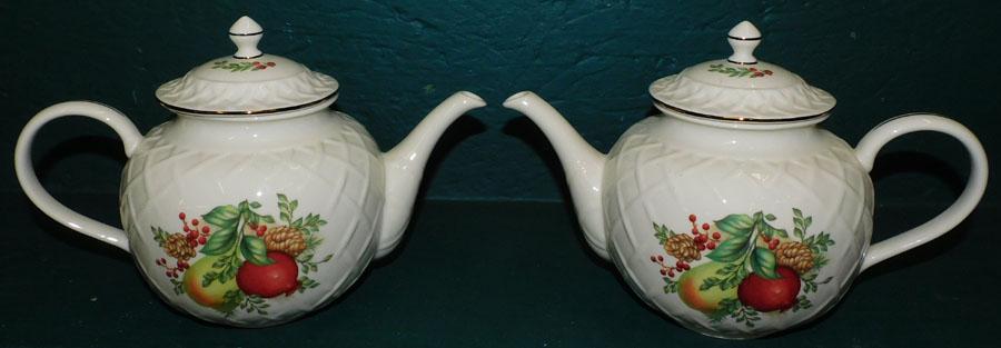 Lot 2 Lenox Williamsburg Porcelain Tea Pots: Lot 2 Lenox Williamsburg Porcelain Tea Pots. 7" H