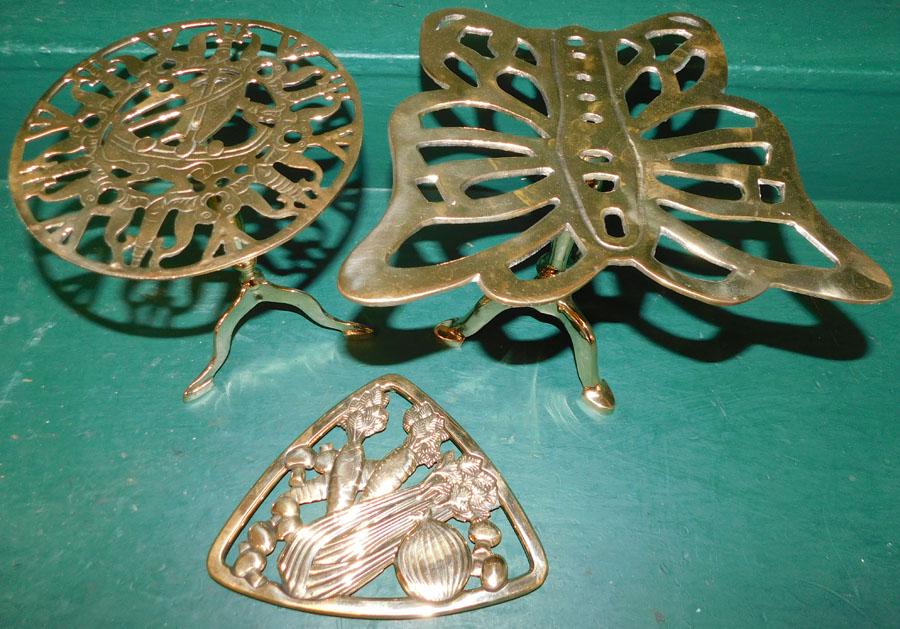 Lot 3 Brass Trivets (1 of 4)