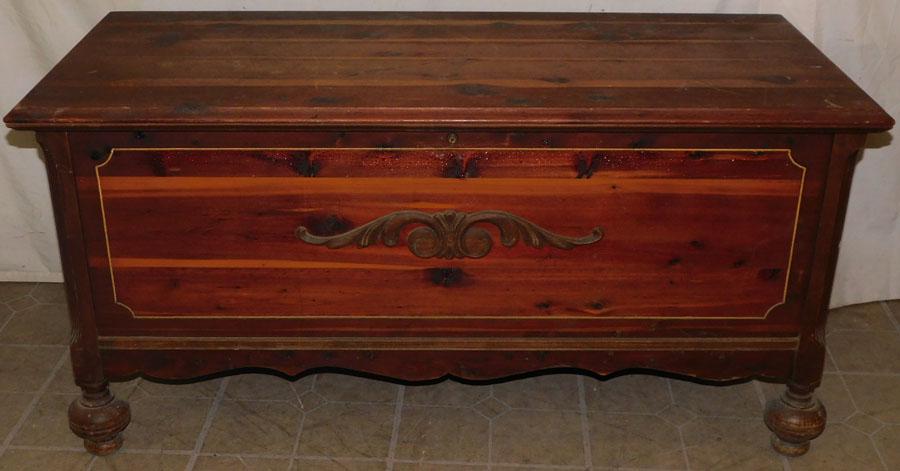 Cedar Blanket Chest (1 of 5)