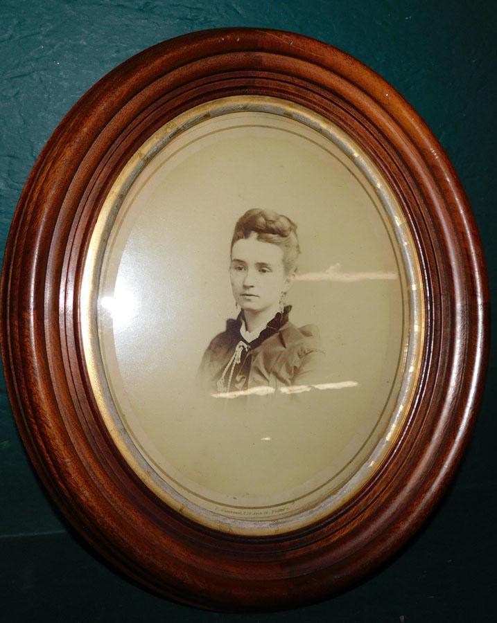 Victorian Walnut Oval Framed Photo Of A Lady (1 of 4)