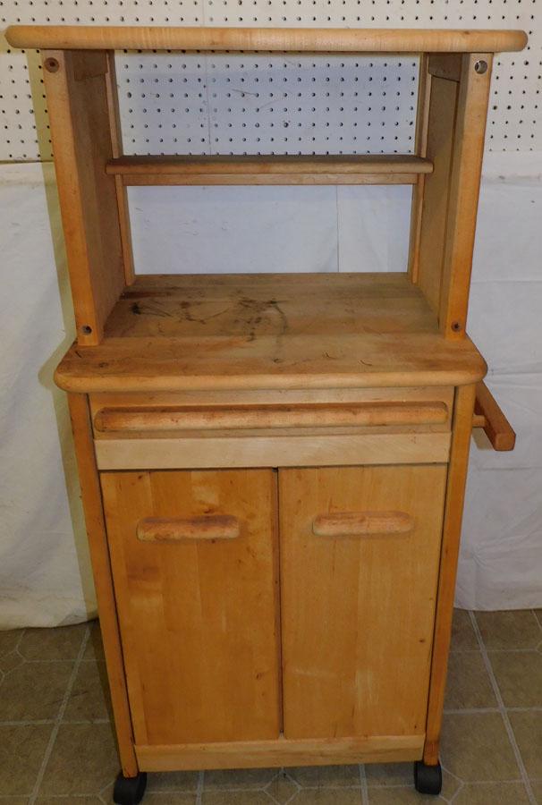 Maple Kitchen Cabinet (1 of 3)