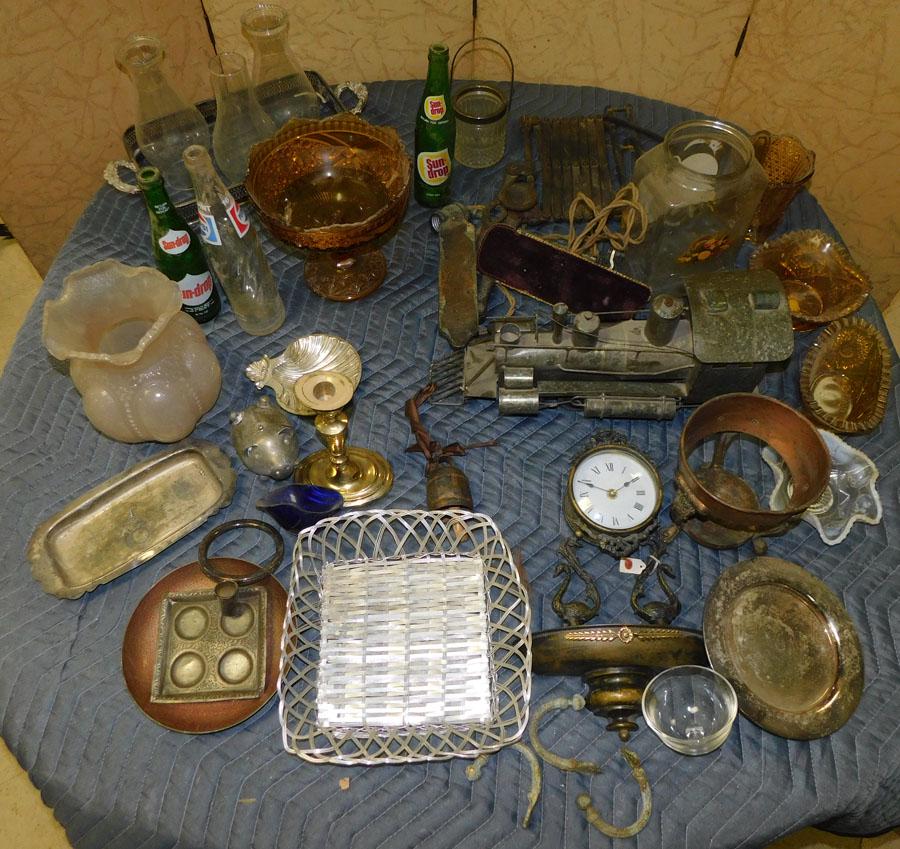 Lot Metal Ware & Glass Items (1 of 7)