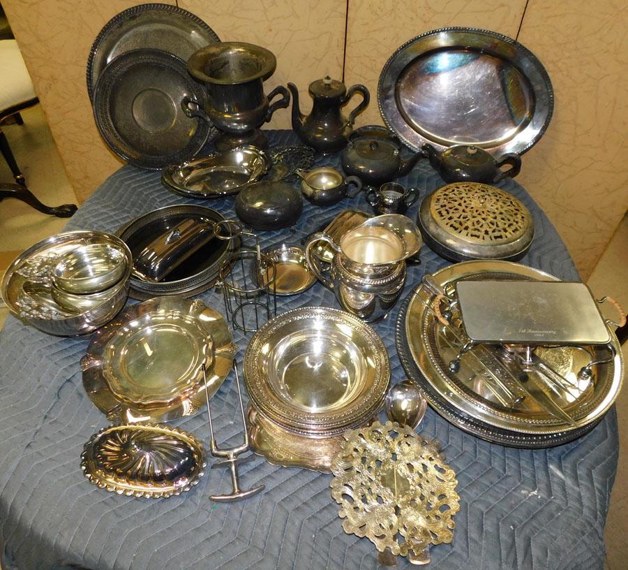 Lot Silver Plate (1 of 3)