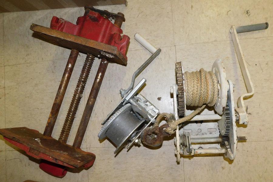 Two Hand Crank Winches & Metal Clamp (1 of 2)