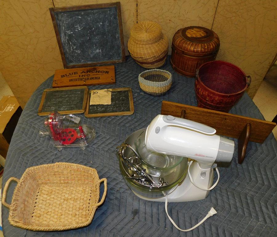 Lot Chalk Boards - Baskets - Sunbeam Mixer (1 of 4)
