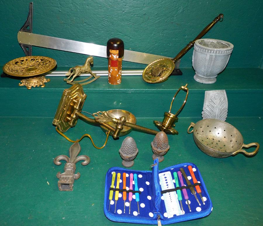 Lot Brass Bracket Lamp - Metalware (1 of 3)