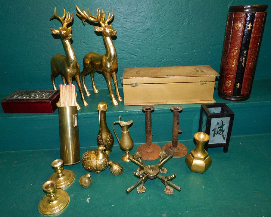 Lot Brass & Decorative Items: Lot Brass & Decorative Items.