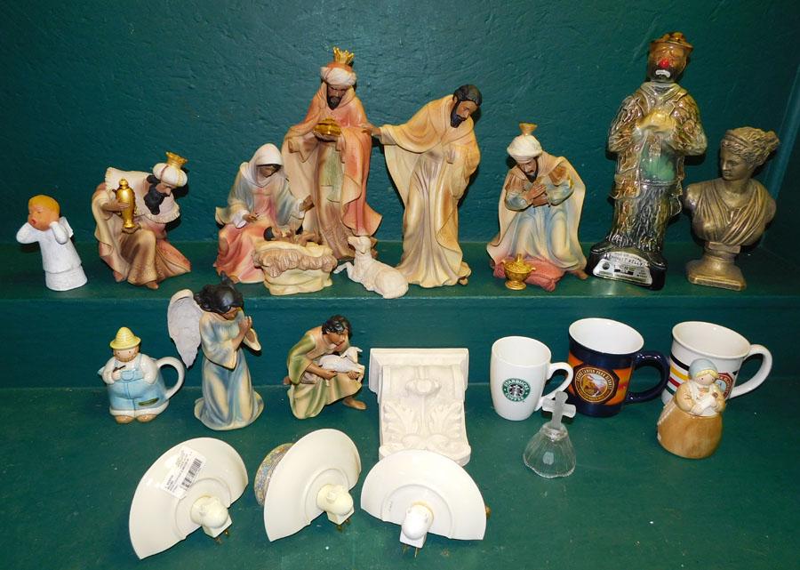 Lot Nativity Scene & Misc. Decor (1 of 3)