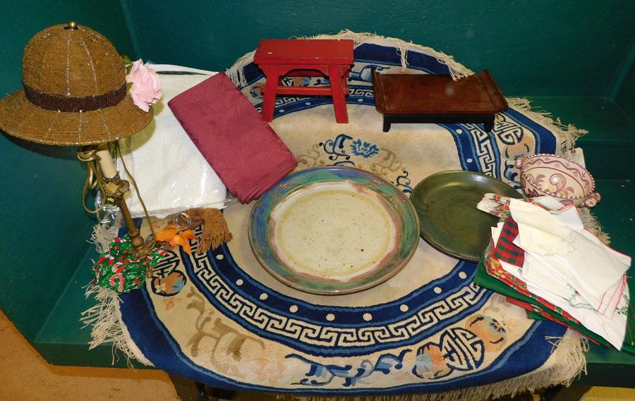 Lot Round Rug & Misc. Items (1 of 4)