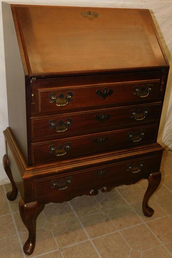 Mahogany Queen Anne Ladies Desk By Maddox: Mahogany Queen Anne Ladies Desk By Maddox. 27" W 16 1/2" D 39 1/2" H
